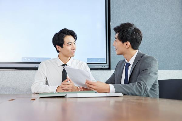 《从社群运营实习生到正式员工：展现自我优势，赢得转正机会》 图1