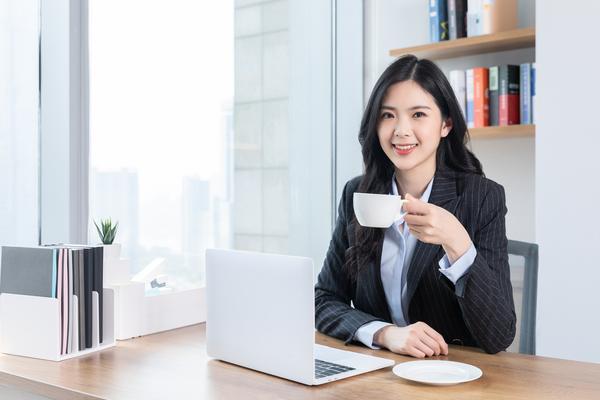 社交媒体营销：女性如何在数字化时代闪耀光芒 图1
