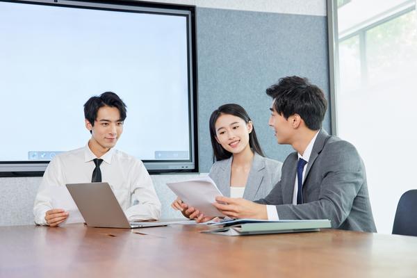 探索银行营销培训生的成功之路：如何打造卓越的营销团队 图2
