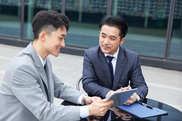 制定珠宝营销培训管理方案,提升员工技能和品牌形象图1