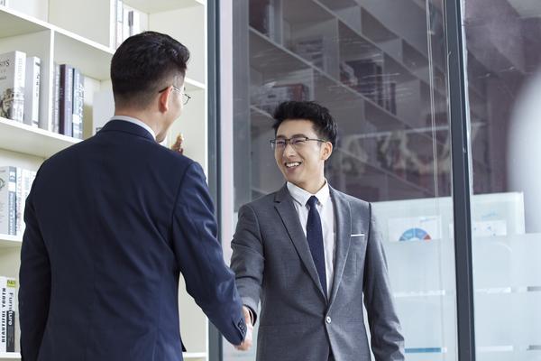 小米手机新品营销策略分析|智能手机市场洞察 图2