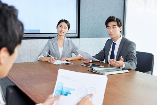 23岁女生还房贷正常吗：解析当代年轻人的购房压力与经济挑战 图2