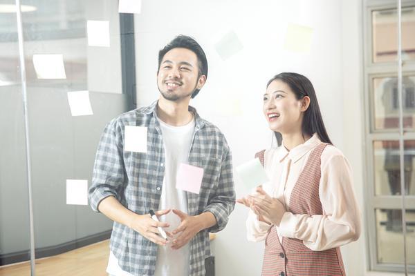 数字营销中级研究员简历范文图1