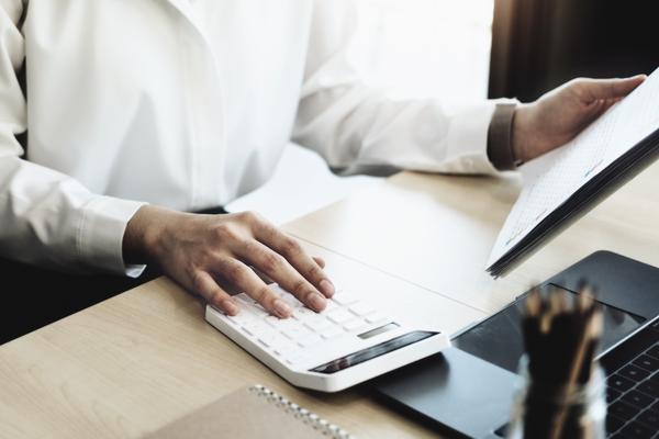基于项目融资与企业贷款的庆元旦手抄报内容