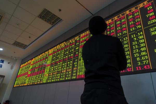 余额宝营销策略研究|数字化金融产品推广与资金募集优化方案 图1