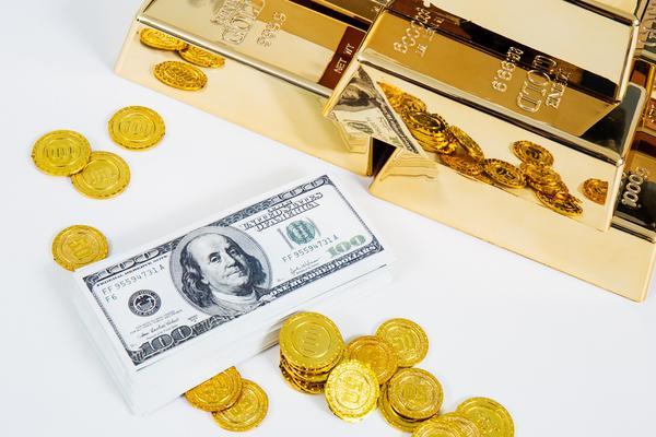 闪耀魅力：深入解析黄金耳环品牌营销策略 图2