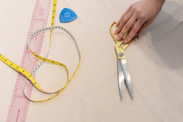 白族扎染技艺传承与营销策略研究——以文化创意产业为例图1