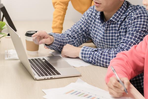 社群运营成本预算表格：掌握企业社交网络推广的支出与回报 图2