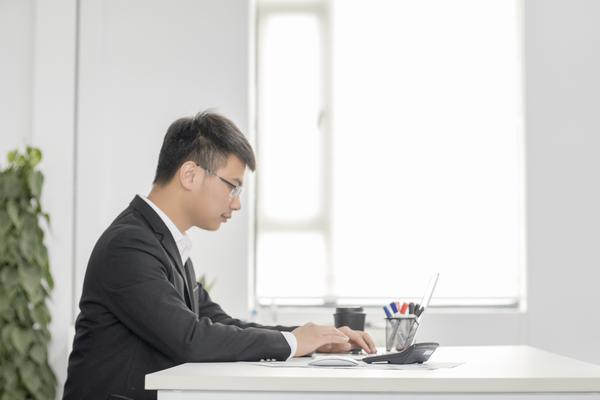 《超级社群运营宝典：打造高效互动的沟通平台》图1